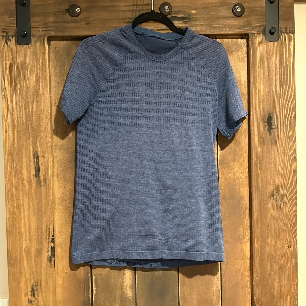 lululemon athletica Metal Vent Tech Blue Short Sleeve Tee